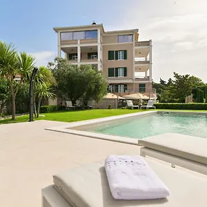 3* Pensionat Hresc M